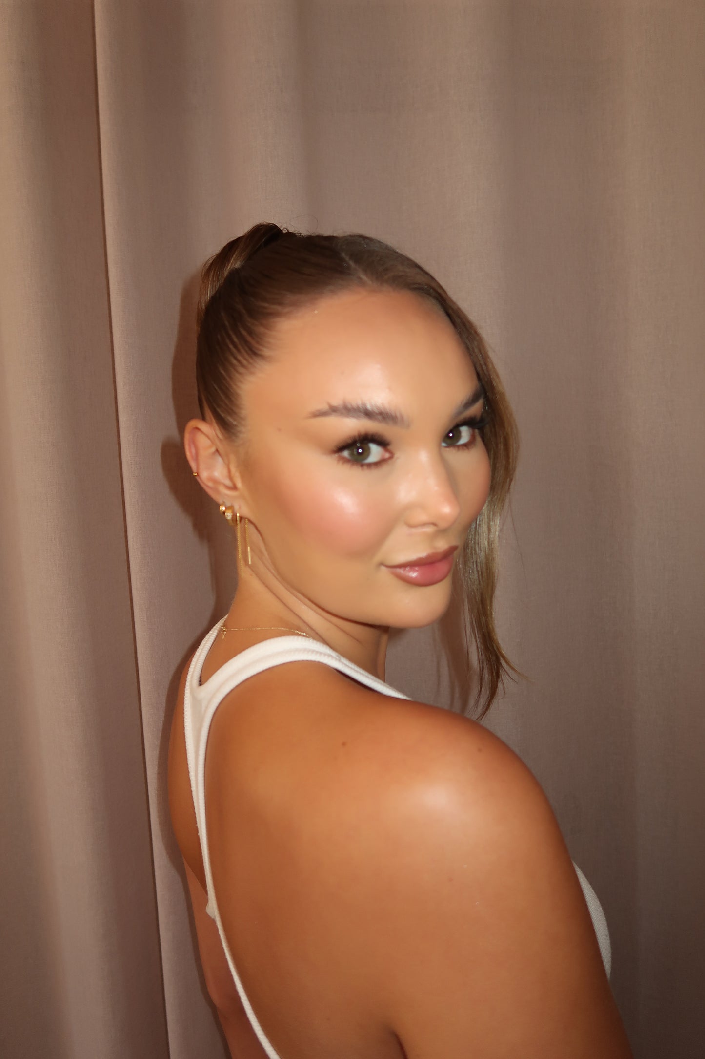 Womens Thread Earrings, 18k gold plated.